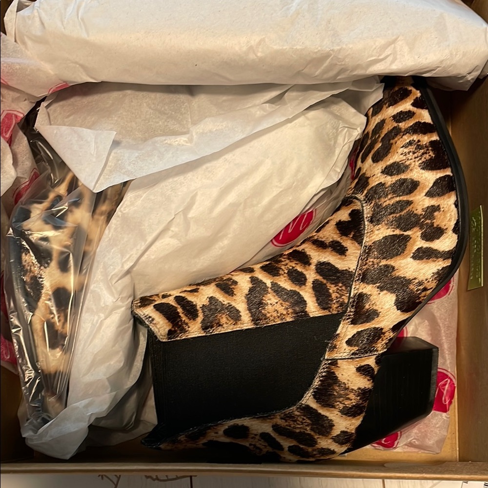 Leopard Print Ankle Boots Matisse calf hair 7.5